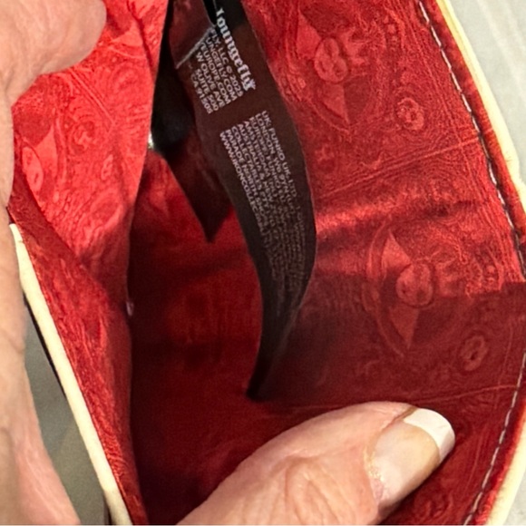 Loungefly Snow White Evil Queen White Heart Box With Dagger Wallet - Picture 4 of 14